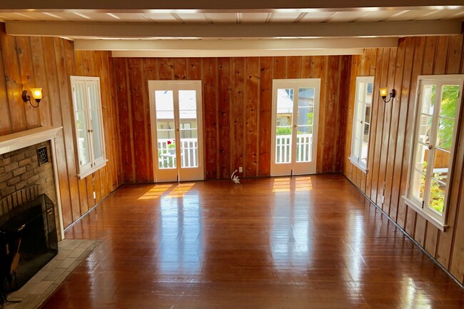 Building Photo - 8345 Ridpath Dr