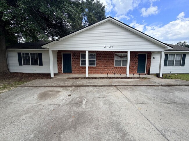 Building Photo - 2127-A Houston Ave.
