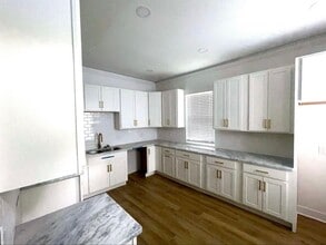 Building Photo - 1716 Brewster Ave