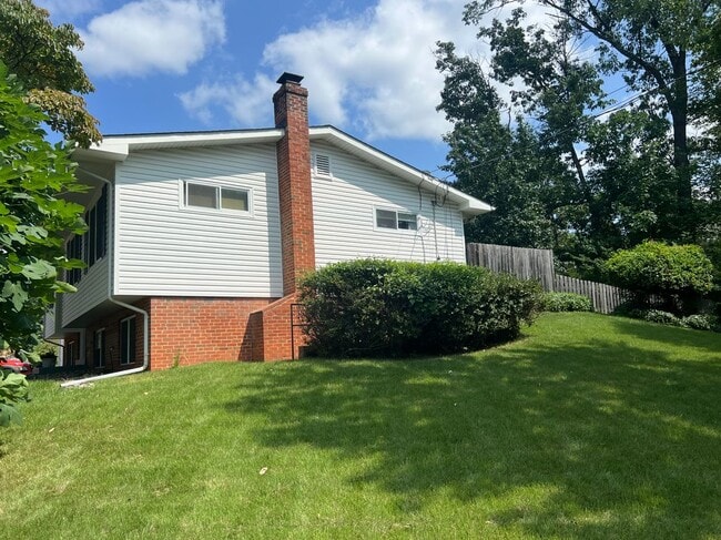 Foto del edificio - 4813 Twinbrook Rd