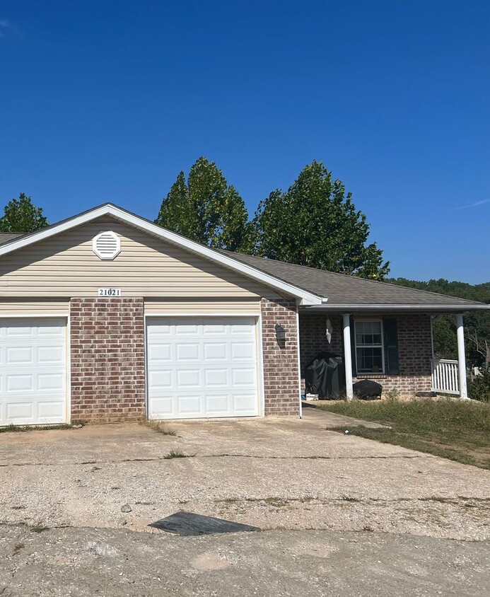 Primary Photo - 21021 Harbor Ln