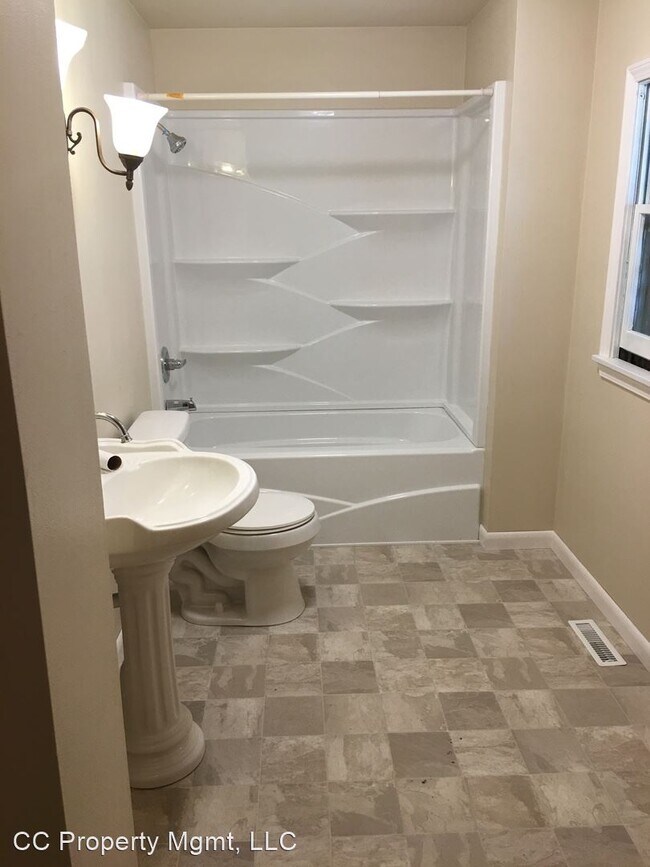 Foto del edificio - 3 br, 1 bath House - 1106 Haines Ave.