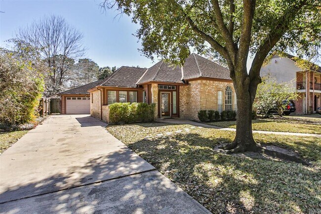 Foto del edificio - 6703 Sutter Park Ln