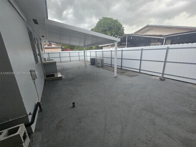 Foto del edificio - 4785 NW 2nd St