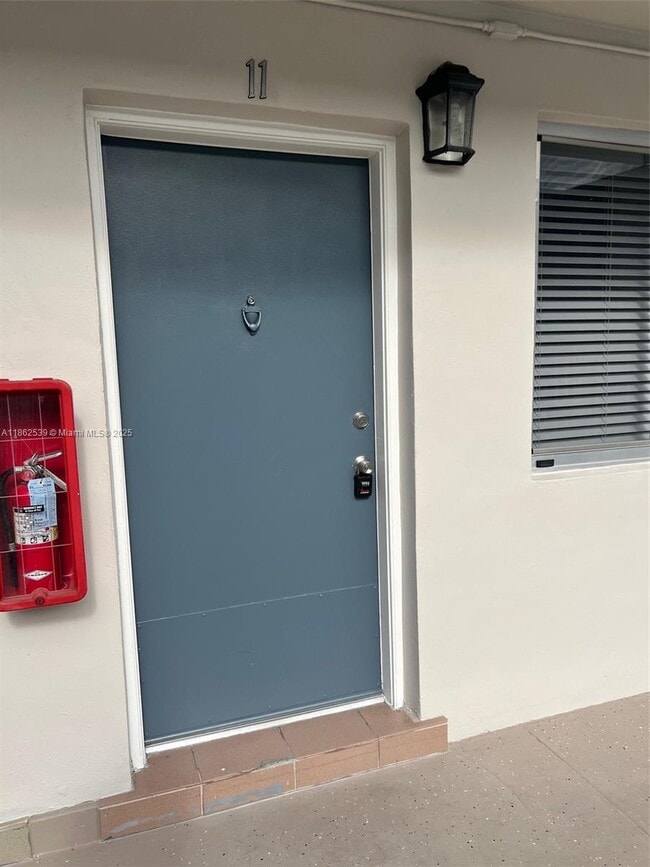 Foto del edificio - 6055 NW 37th St