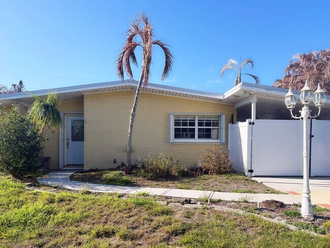 Building Photo - 340 Carrousel Ct