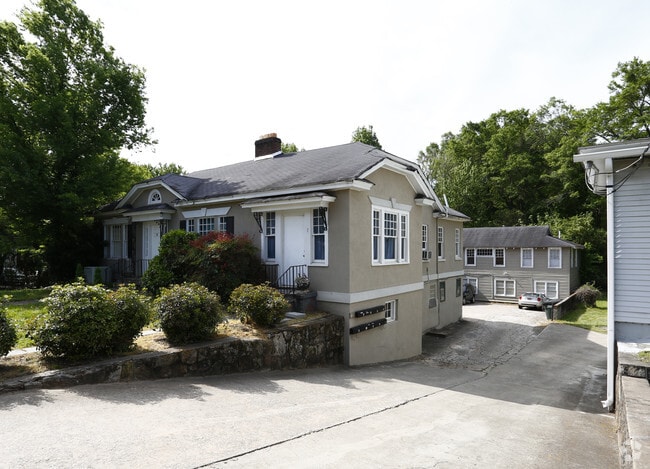 Building Photo - 208 E Stone Ave