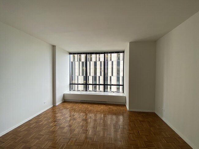 Foto del edificio - 523 E 72nd St