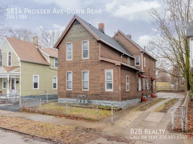 Foto del edificio - 5814 Prosser Ave