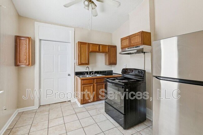 Foto del edificio - 2400 Dumaine St