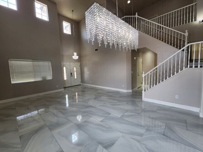 Building Photo - Amazing home located in a cul de sac on a ...
