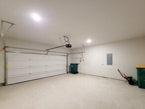 Building Photo - 2905 Terrace Grove Dr