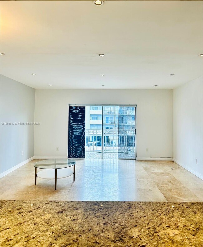 Foto del edificio - 3601 NE 170th St