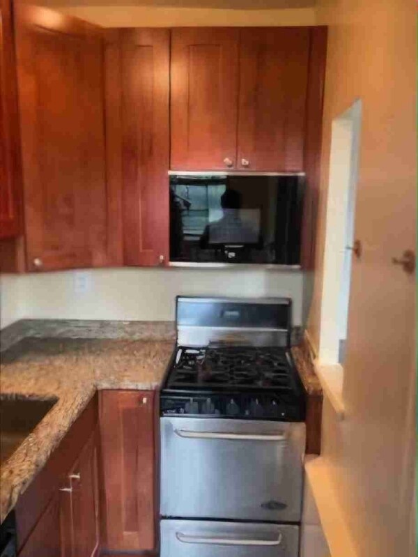 Foto del edificio - 3314 Mt Pleasant St NW