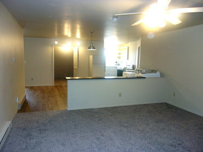 Building Photo - 1425 Riverside Ave