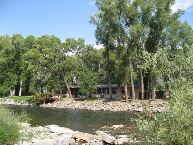 Foto del edificio - 3 Bedroom home on the river