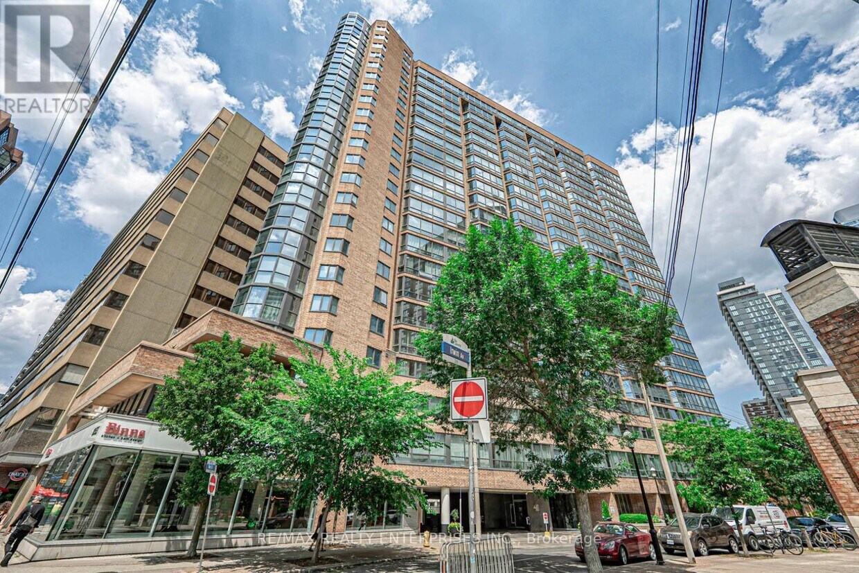Photo principale - 1055-1055 Bay St.