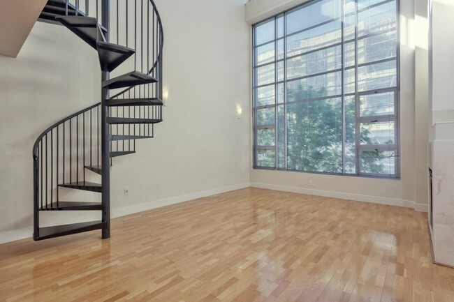 Building Photo - 630 8th St