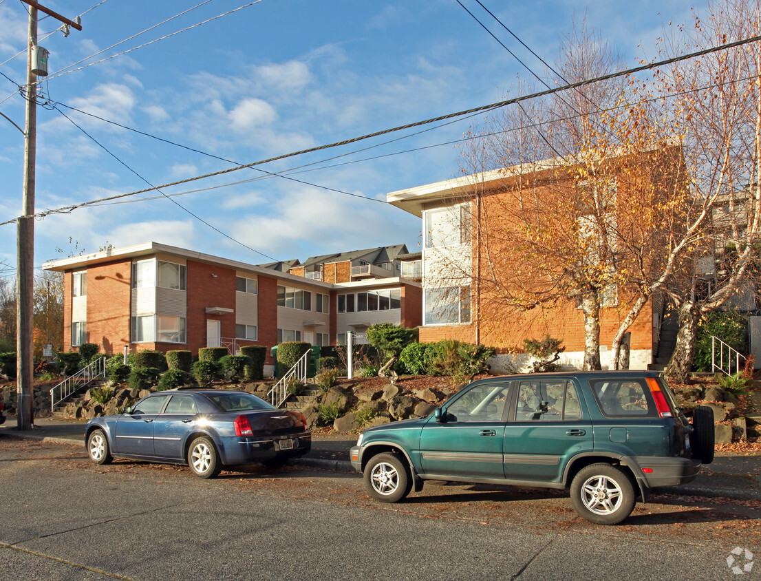 Primary Photo - Woodland Park Apartments