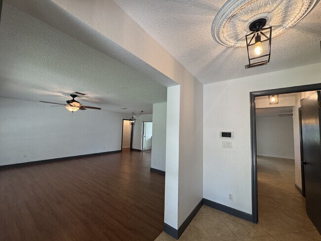 Foto del edificio - 2806 Summerfield Rd