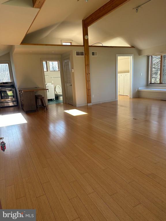 Foto del edificio - 5995 Lower York Rd