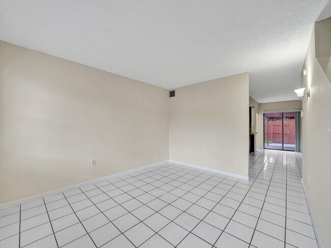 Foto del edificio - 3688 SW 59th Ave
