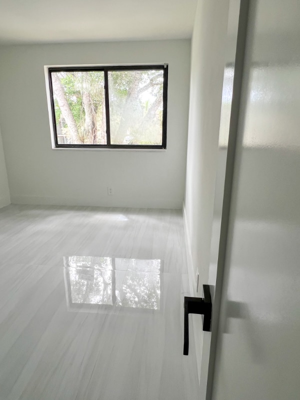 Foto del edificio - 187 Lakeview Dr