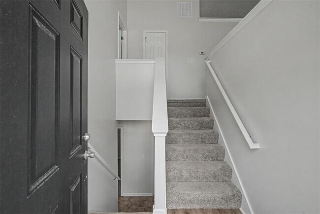 Building Photo - 488 Barclay Ct