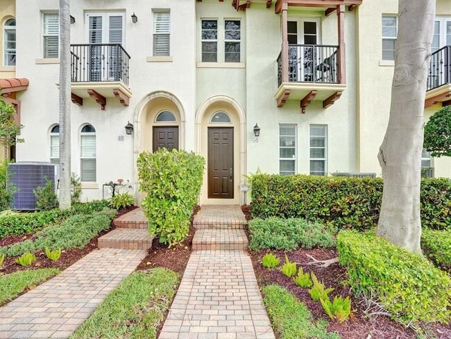 Building Photo - 58 Via Floresta Dr