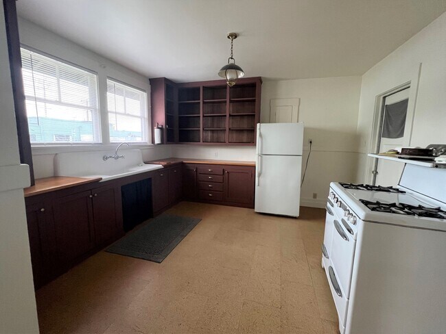 Kitchen - 334 P St