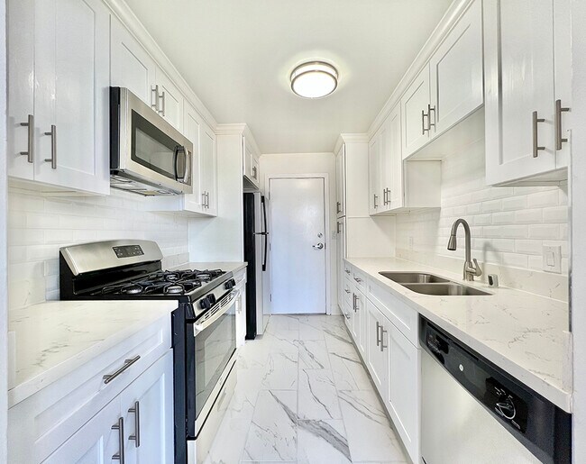 Cocina 404 - 468 South Roxbury