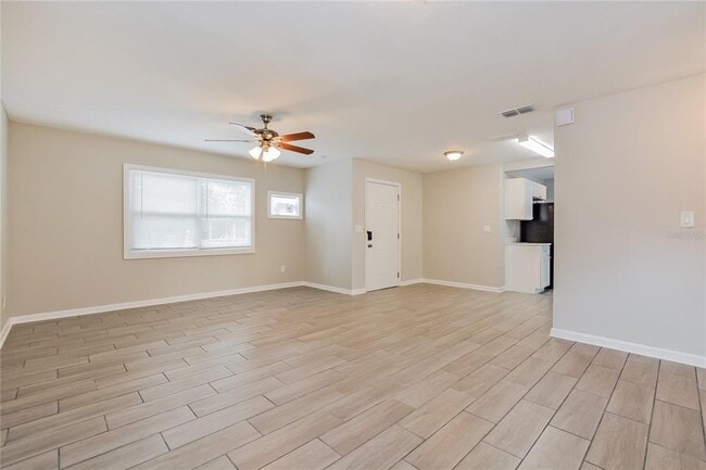 Building Photo - 1070 Emerald Dr