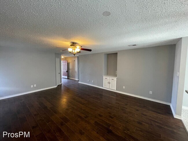 Foto del edificio - 3 br, 2 bath House - 8513 Swan Park