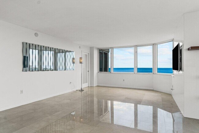 Building Photo - 3912 S Ocean Blvd