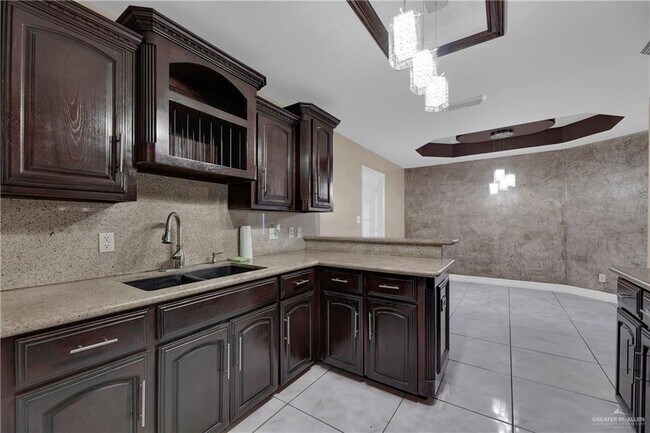 Foto del edificio - 7725 Wagon Trail Dr