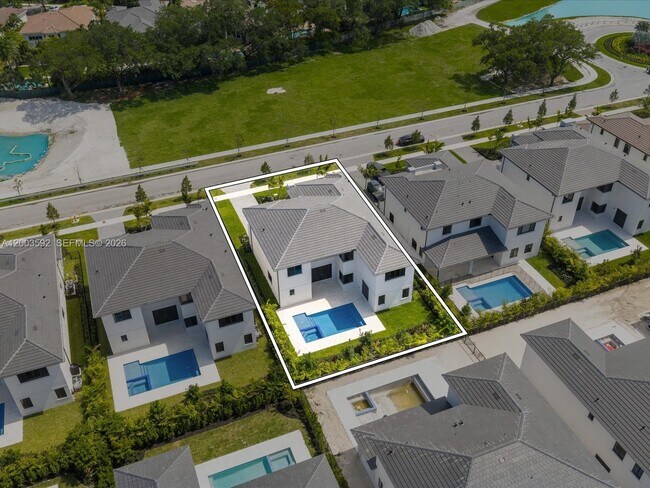 Foto del edificio - 19602 NE 14th Ct