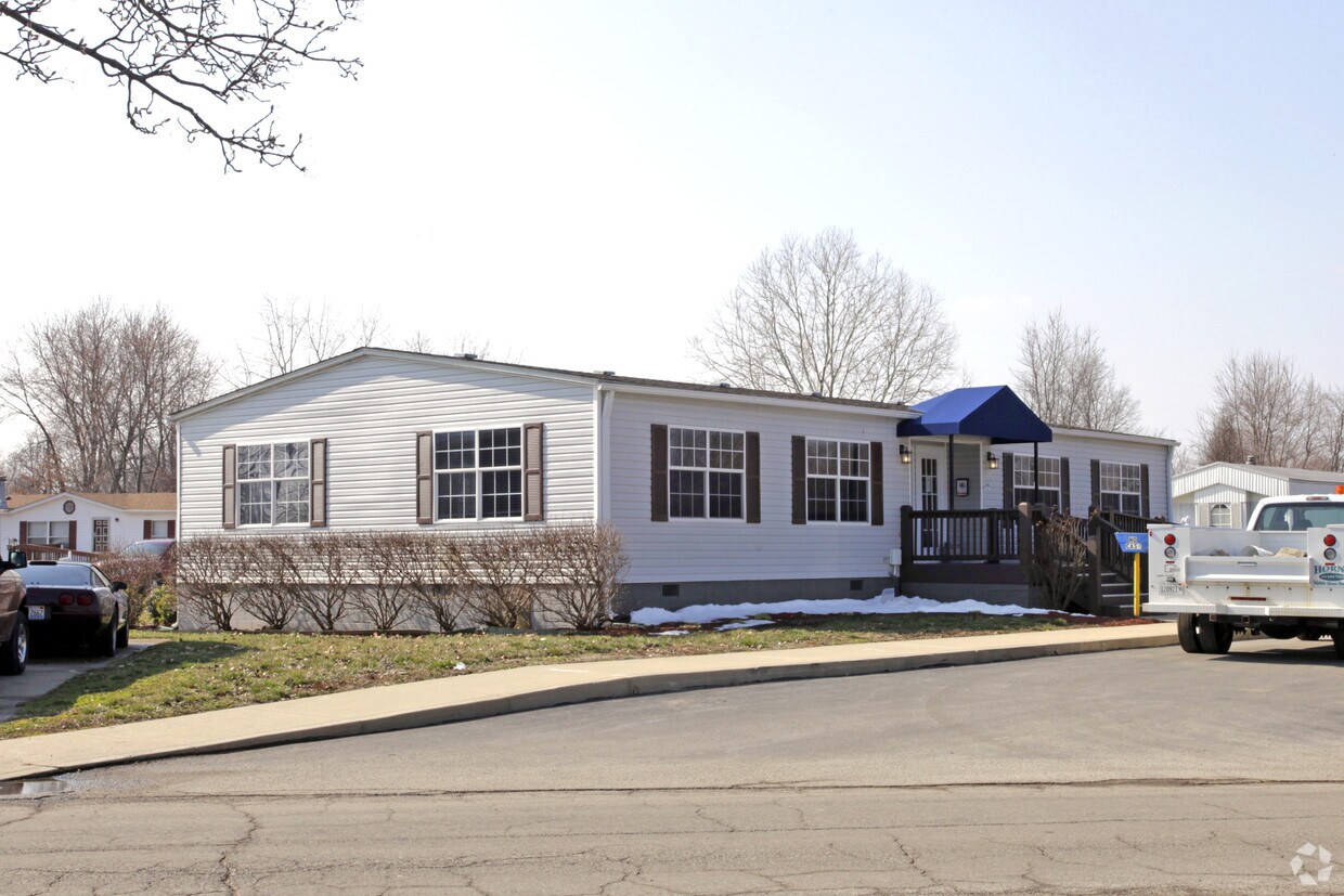 Enchanted Village Apartments in Alton, IL