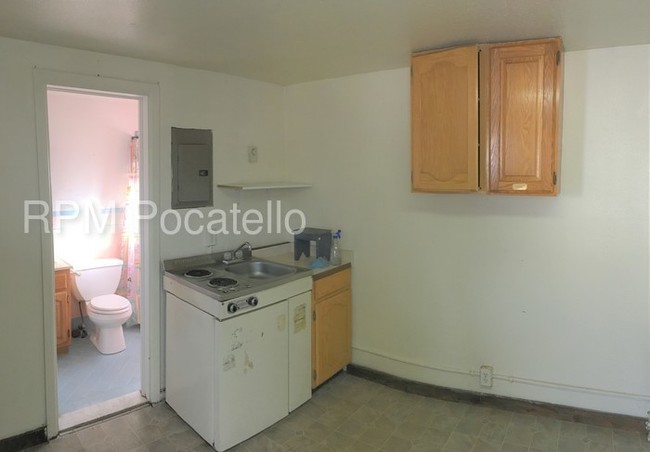 Building Photo - MOVE IN SPECIAL - 1ST MONTH RENT $99