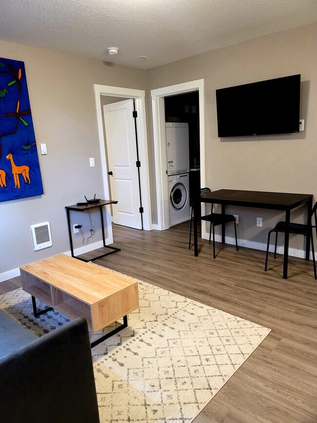 Foto del edificio - 6640 N Amherst St