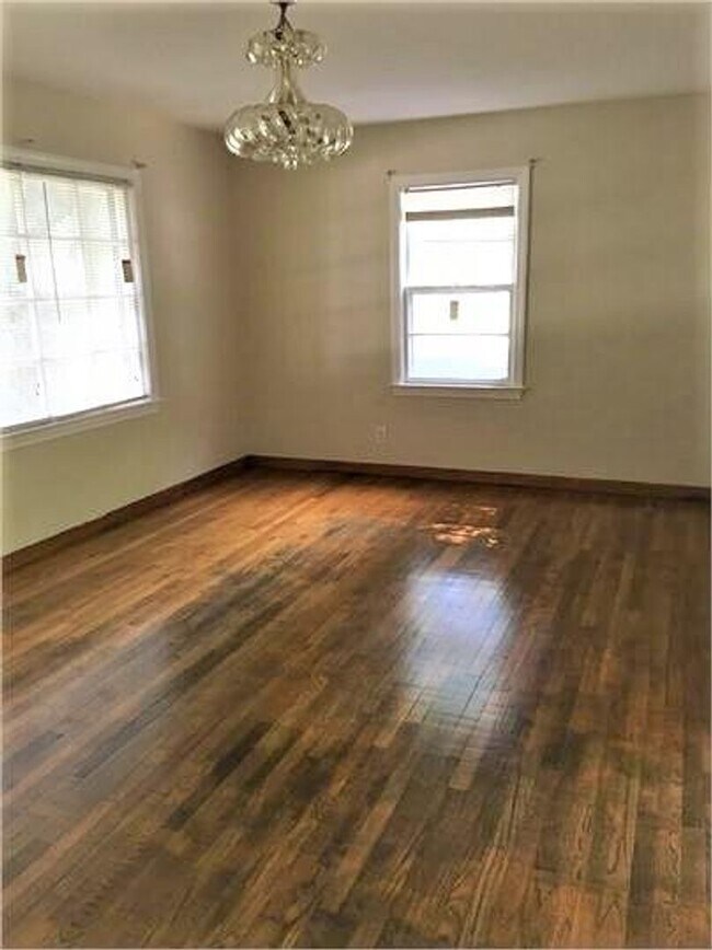 Foto del edificio - 1411 Greenbriar Dr