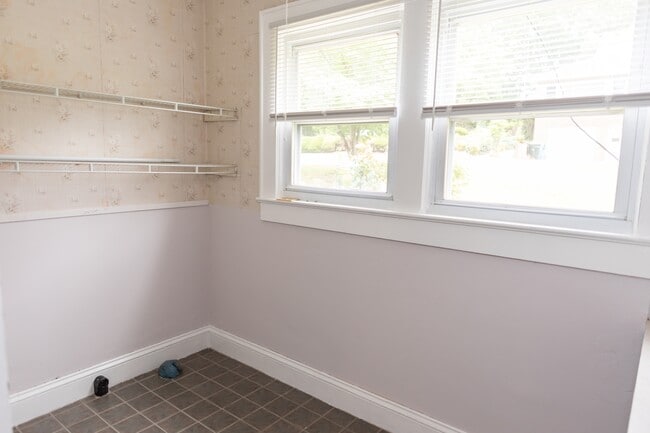 Building Photo - 751 Harris Ave NW