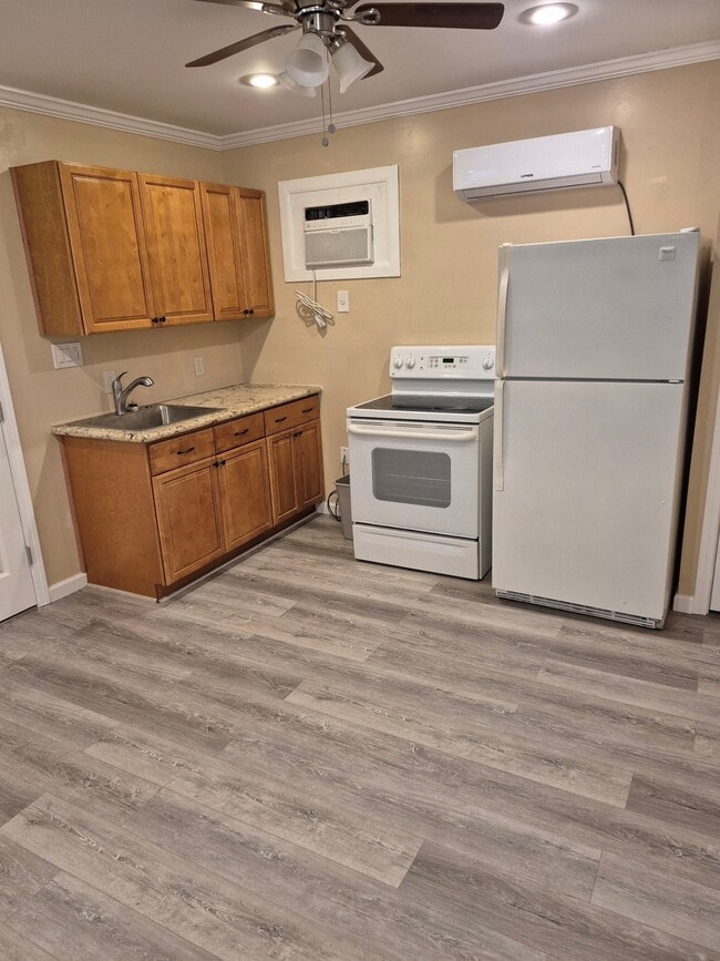 Building Photo - 9400 Lomax St