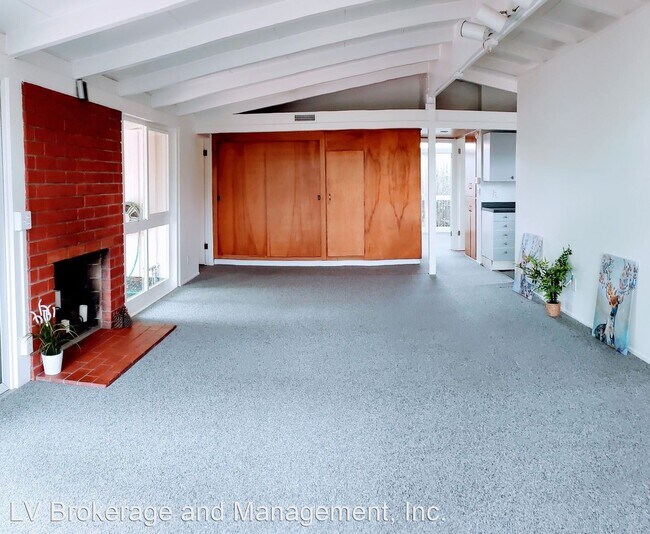 Building Photo - 2 br, 2 bath House - 3127 Volk Ave.