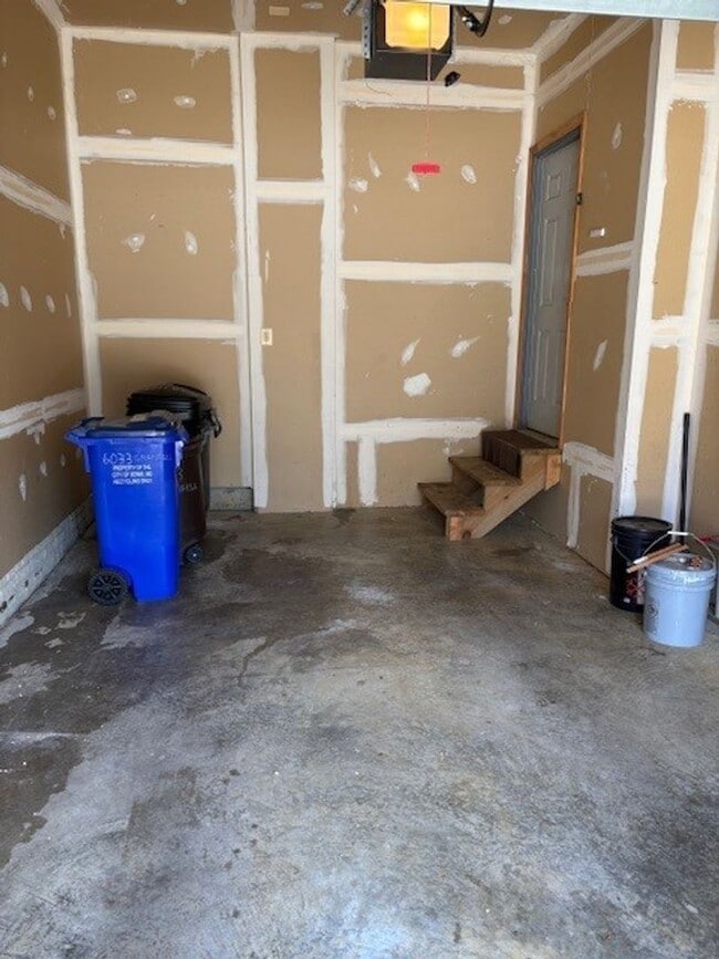 Building Photo - Upscale 3 bedroom Townhouse in Bowie