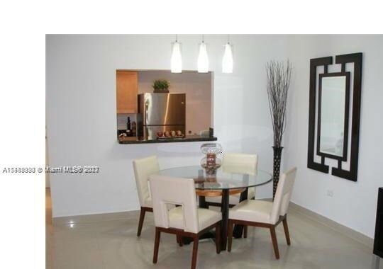 Building Photo - 7545 E Treasure Dr