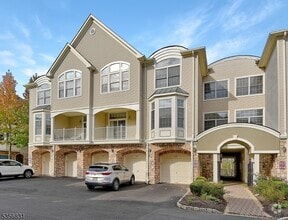 Building Photo - 608 Kensington Ln