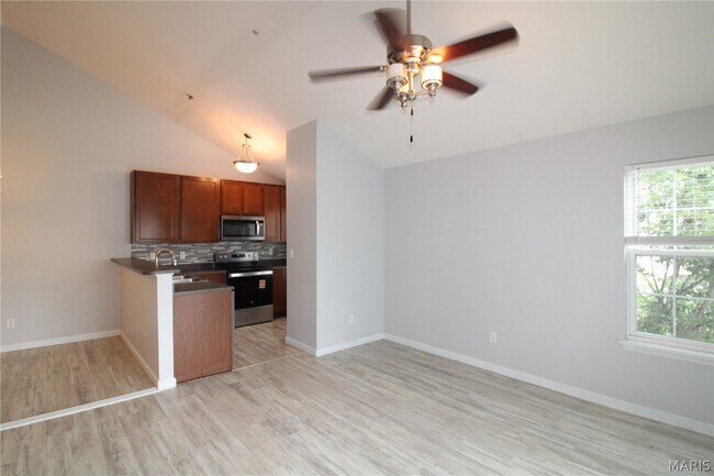 Foto del edificio - 13300 Spring Creek Ln