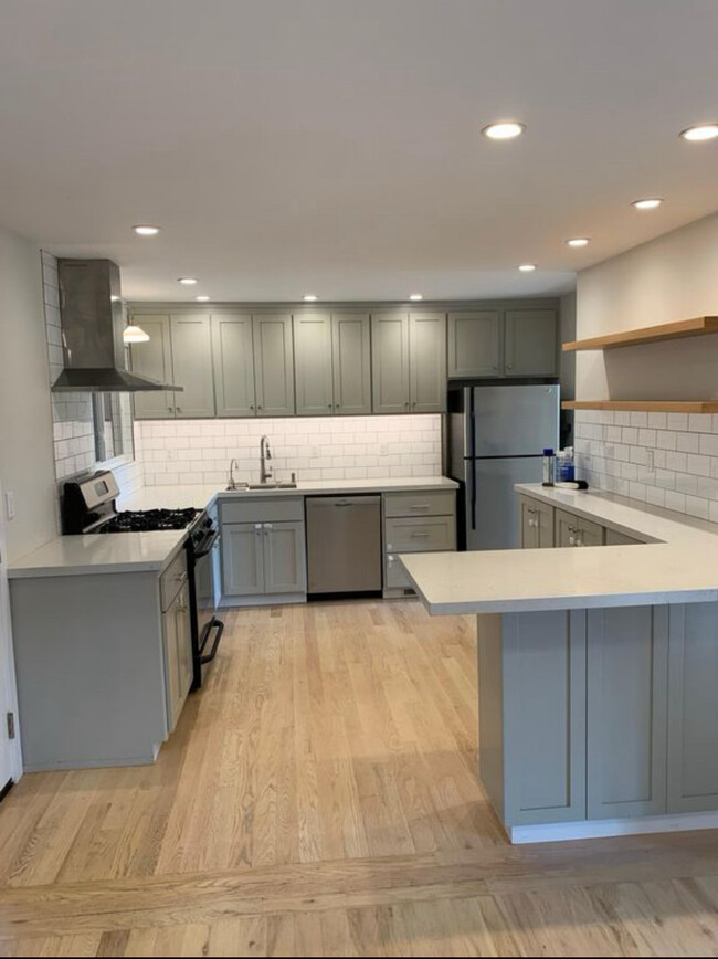 Kitchen - 2 Eden Ln