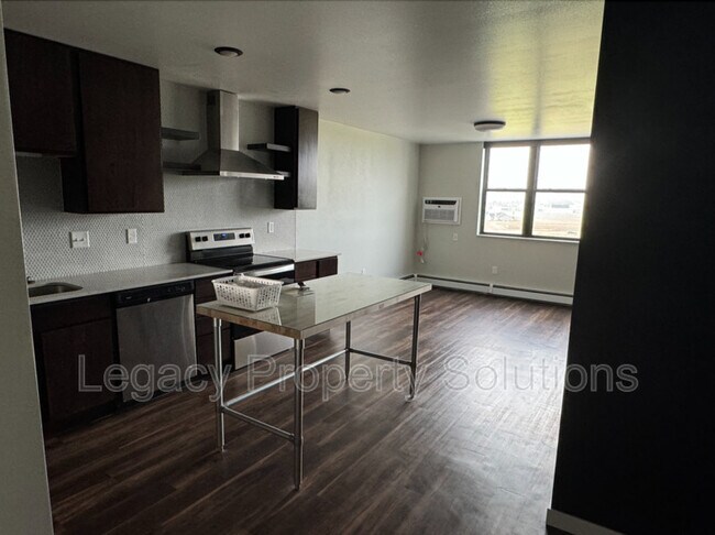 Foto del edificio - 202 E Greenfield Ln