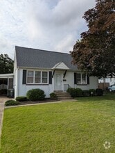 Building Photo - 715 Lehigh Rd